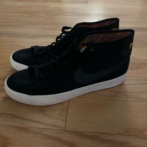 New Nike Blzr Court Mid